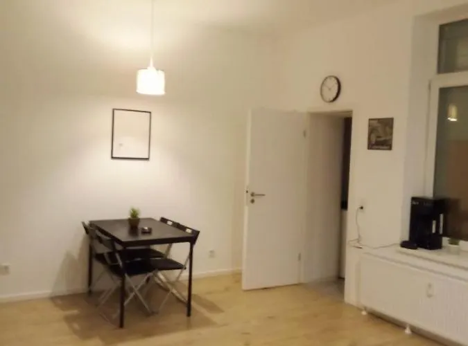 Monteurwohnung Messewohnung 5 Personen Naehe Duesseldorf 公寓 克雷费尔德